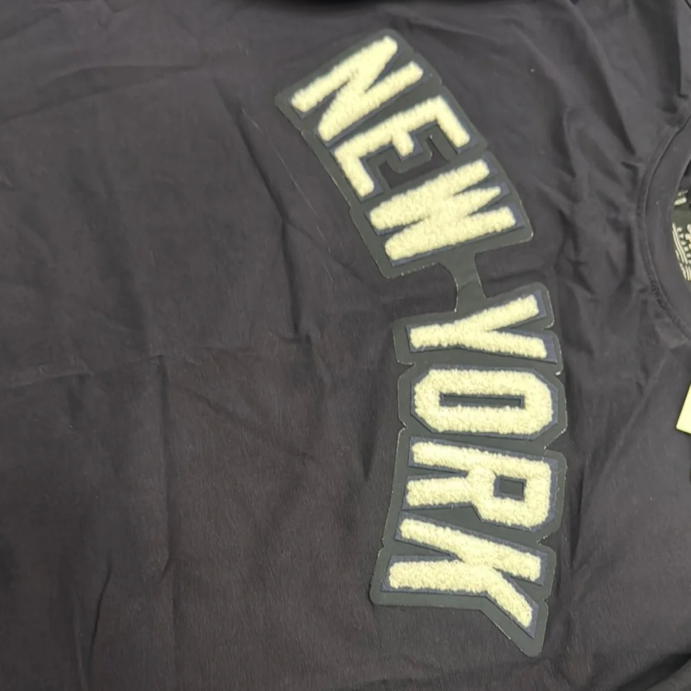 Pro Standard New York Yankees Navy Blue Patch T-Shirt - Picture 4 of 5